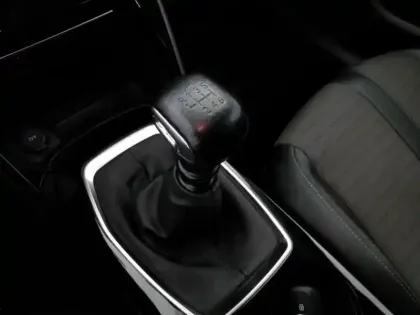 Photo 15 Peugeot 208  PureTech 100 S&S BVM6 Allure