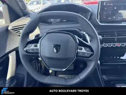 Photo 23 Peugeot 2008  1.2 Hybrid 136ch Allure e-DCS6