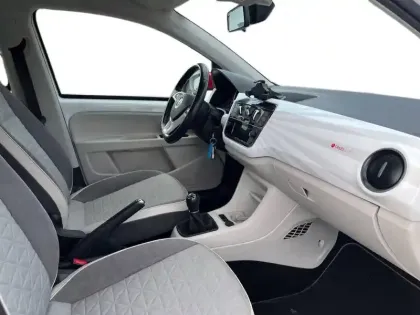 Photo 8 Volkswagen Up  1.0 65 BlueMotion Technology BVM5