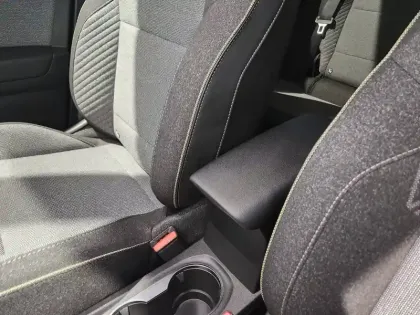 Photo 10 Renault Captur  E-Tech full hybrid 145 ch