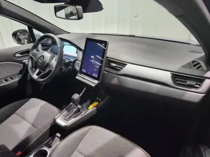 Photo 12 Renault Captur  E-Tech full hybrid 145 ch