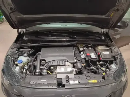 Photo 8 Peugeot 208  PureTech 100 S&S BVM6