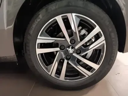 Photo 17 Peugeot 208  PureTech 100 S&S BVM6