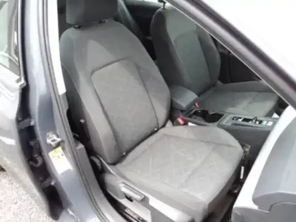 Photo 48 Volkswagen Golf  1.0 eTSI OPF 110 DSG7