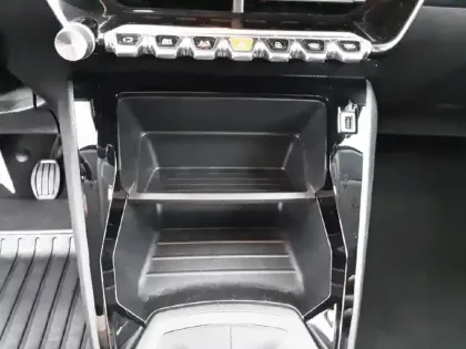 Photo 20 Peugeot 208  PureTech 75 S&S BVM5