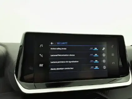 Photo 60 Peugeot 208  PureTech 75 S&S BVM5