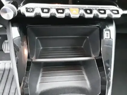 Photo 22 Peugeot 208  PureTech 75 S&S BVM5