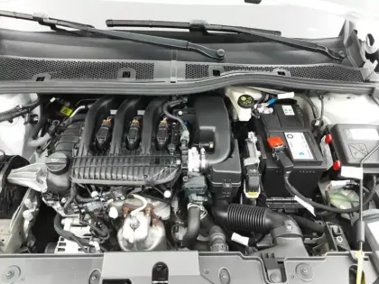 Photo 37 Peugeot 208  PureTech 75 S&S BVM5