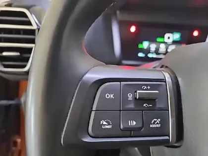 Photo 49 Citroën C4 e- 136 ch Automatique