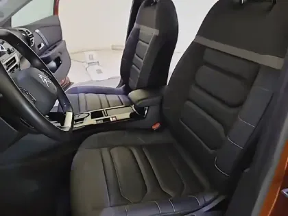 Photo 34 Citroën C4 e- 136 ch Automatique