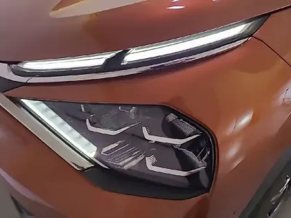 Photo 43 Citroën C4 e- 136 ch Automatique