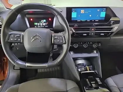 Photo 31 Citroën C4 e- 136 ch Automatique