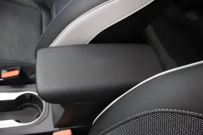 Photo 9 Renault Captur  E-Tech full hybrid 145