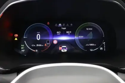 Photo 8 Renault Captur  E-Tech full hybrid 145