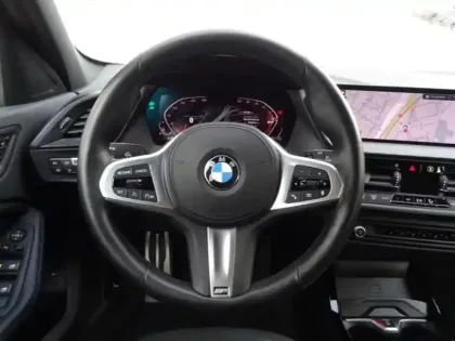 Photo 7 BMW Serie 1 Série 1 118iA 136ch M Sport DKG7