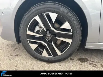 Photo 27 Peugeot 208  1.2 Hybrid 110ch Allure e-DCS6