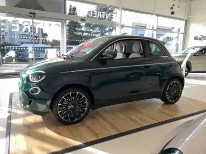 Photo 13 Fiat 500  3+1 e 118 ch