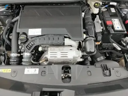 Photo 35 Peugeot 2008  PureTech 130 S&S EAT8