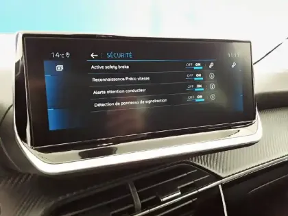 Photo 20 Peugeot 208  PureTech 100 S&S BVM6