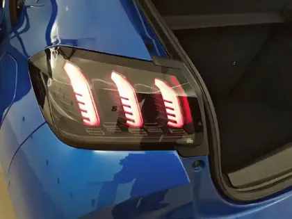 Photo 16 Peugeot 208  PureTech 100 S&S BVM6