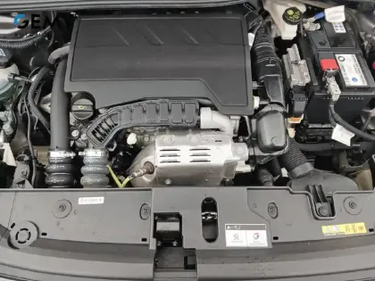 Photo 27 Peugeot 208  PureTech 100 S&S BVM6