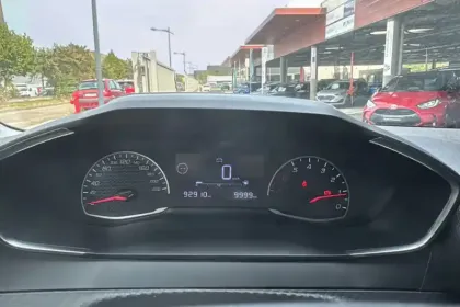 Photo 16 Peugeot 208  PureTech 75 S&S BVM5