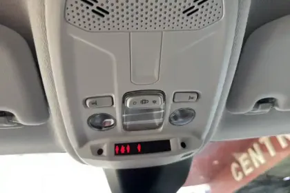 Photo 23 Peugeot 208  PureTech 75 S&S BVM5