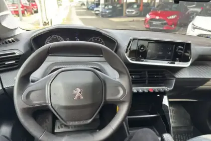 Photo 17 Peugeot 208  PureTech 75 S&S BVM5