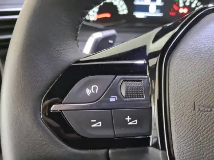 Photo 25 Peugeot 2008  PureTech 130 S&S EAT8