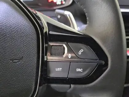 Photo 26 Peugeot 2008  PureTech 130 S&S EAT8