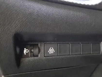 Photo 27 Peugeot 2008  PureTech 130 S&S EAT8