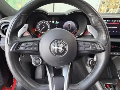 Photo 28 Alfa Romeo Tonale  1.5 Hybrid 130ch Edizione Speciale TCT