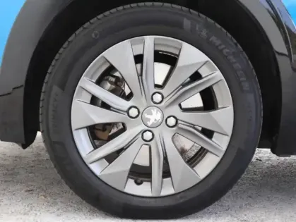 Photo 10 Peugeot 208  e- 136ch Allure