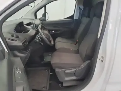 Photo 10 Peugeot Partner  M 650kg BlueHDi 130ch S&S EAT8 Pack Premium Connect