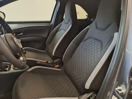 Photo 10 Toyota Aygo 1.0 VVT-i 72 Design CH BVM5 ZENR