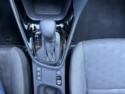 Photo 15 Toyota Yaris Hybride 116h Design PAC