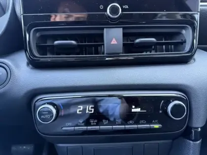 Photo 16 Toyota Yaris Hybride 116h Design PAC