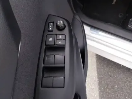 Photo 15 Toyota Yaris  Hybride 116h