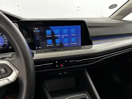 Photo 41 Volkswagen Golf  1.5 eTSI OPF 130 DSG7