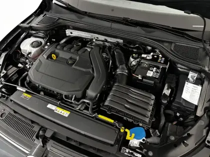 Photo 87 Volkswagen Golf  1.5 eTSI OPF 130 DSG7