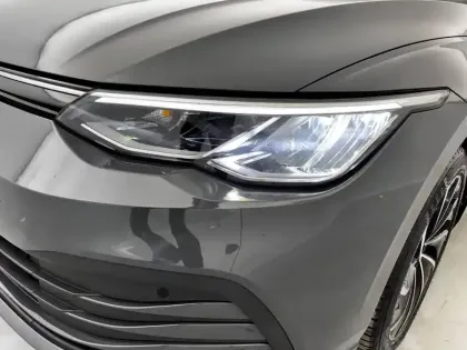 Photo 20 Volkswagen Golf  1.5 eTSI OPF 130 DSG7