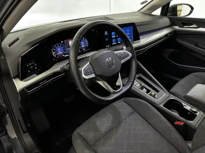 Photo 36 Volkswagen Golf  1.5 eTSI OPF 130 DSG7