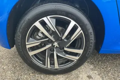 Photo 10 Peugeot 208  PureTech 100 S&S EAT8