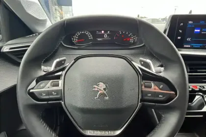 Photo 16 Peugeot 208  PureTech 100 S&S EAT8