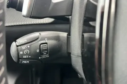 Photo 22 Peugeot 208  PureTech 100 S&S EAT8