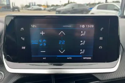 Photo 20 Peugeot 208  PureTech 100 S&S EAT8