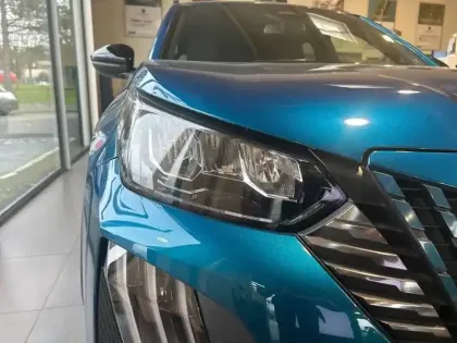 Photo 15 Peugeot 2008  Hybrid 145 e-DCS6