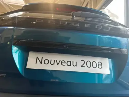 Photo 17 Peugeot 2008  Hybrid 145 e-DCS6