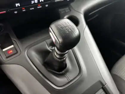 Photo 83 Toyota Proace  City Verso Medium 1.2L 110 VVT-i BVM6