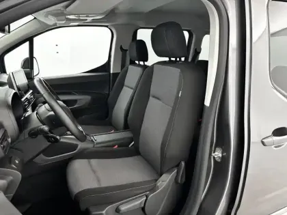 Photo 43 Toyota Proace  City Verso Medium 1.2L 110 VVT-i BVM6